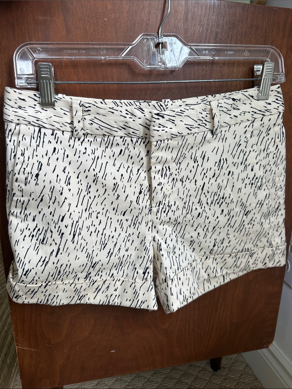 Zara Cream Shorts with Black Dash Motif - Picture 4 of 8